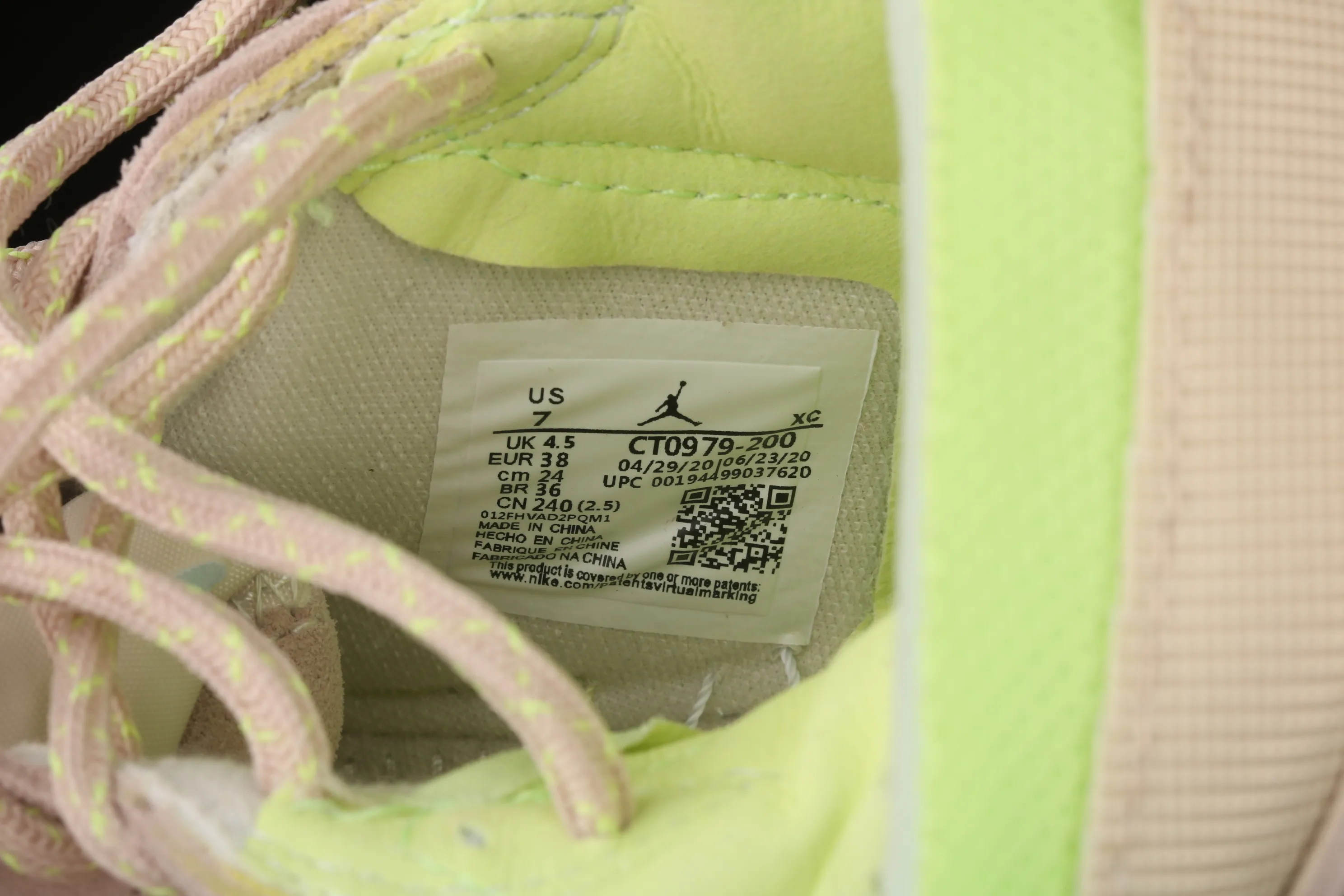 All categories Air Jordan Jordan series basketball shoes Air Jordan 1 High G version Air Jordan 1 Zoom Air CMFT AJ1 Joe 1 Vanilla high-top basketball shoes CT0979-200